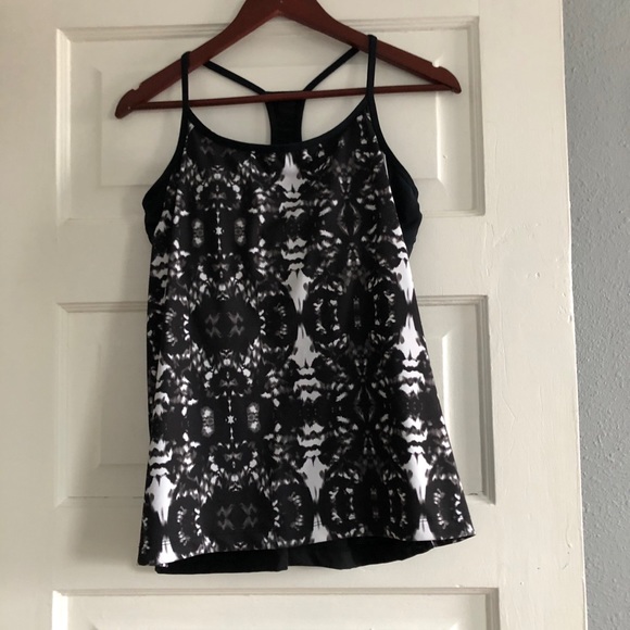 Fabletics Tops - Fabletics Workout Tank with build in bra